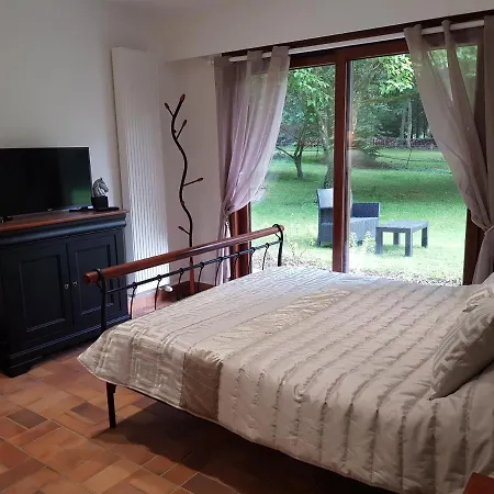 Les Sabots Du Parc Bed & Breakfast *